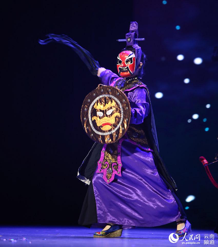 十位中外魔术师昆明上演精彩魔术表演