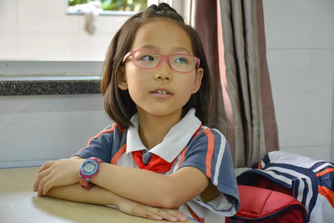 李晖阳:气场两米八的小小班长来啦!_李班长