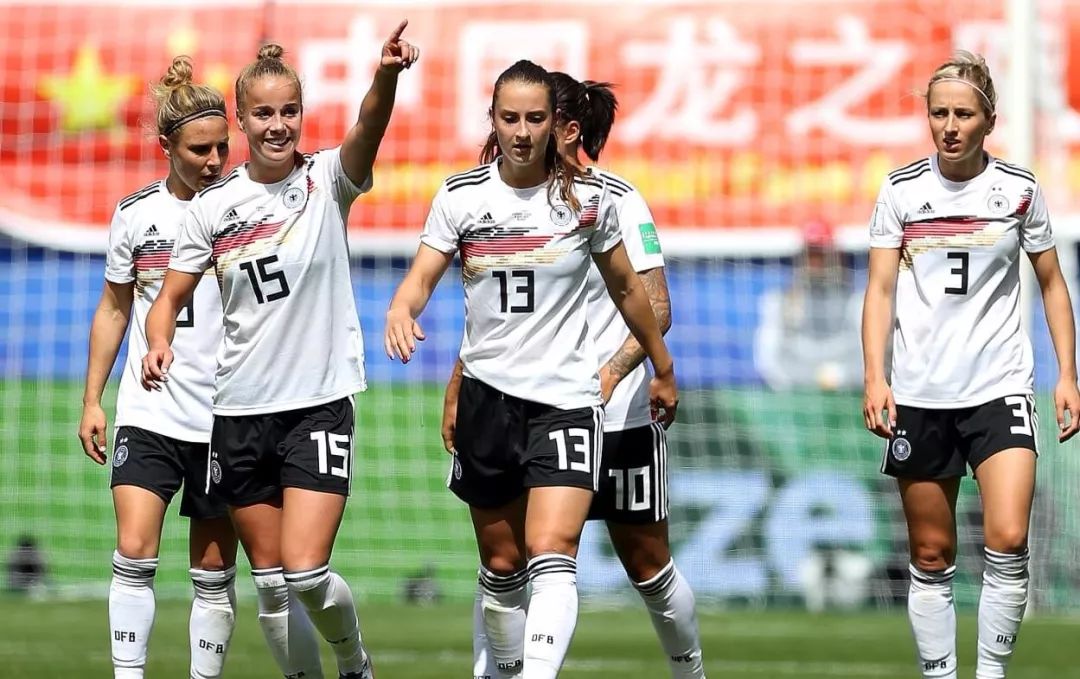 【每日重心】女足世界杯焦点战!西班牙崛起力拼德国争小组头名!