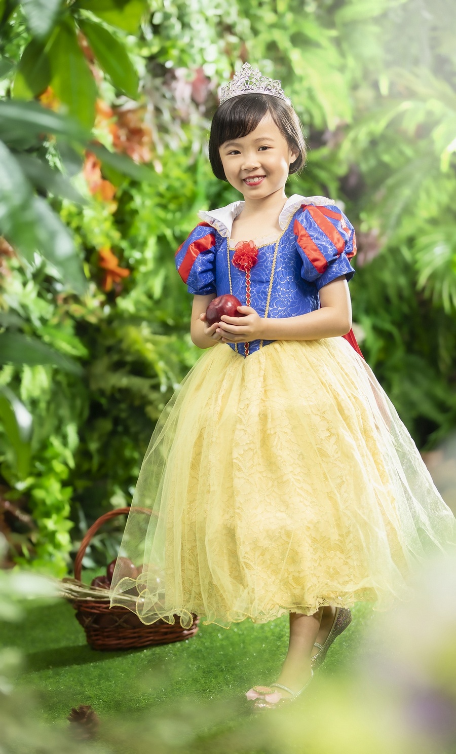 夏日出境游优选香港迪士尼乐园精彩涵盖吃住玩买