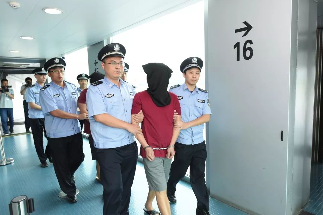 案值约40亿元汕头海关缉捕4名特大燕窝走私案疑犯归案