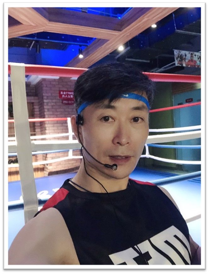 94这位赵俊龙教练的头衔可是多到数都数不清,接下来别眨眼,看帮主给