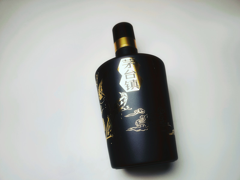 百元价格,千元品质,它能否打动你的味蕾——谷小酒茅台镇1998