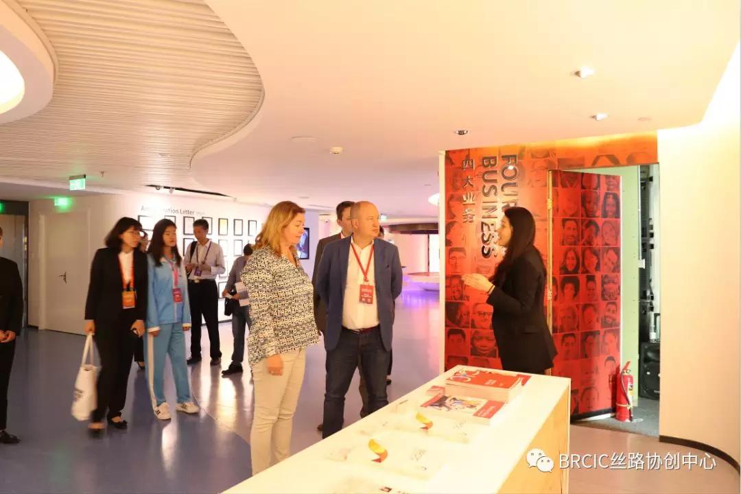 萨米尔·班马查理院士到访丝路协创中心,丝路协创中心秘书长张璐女士