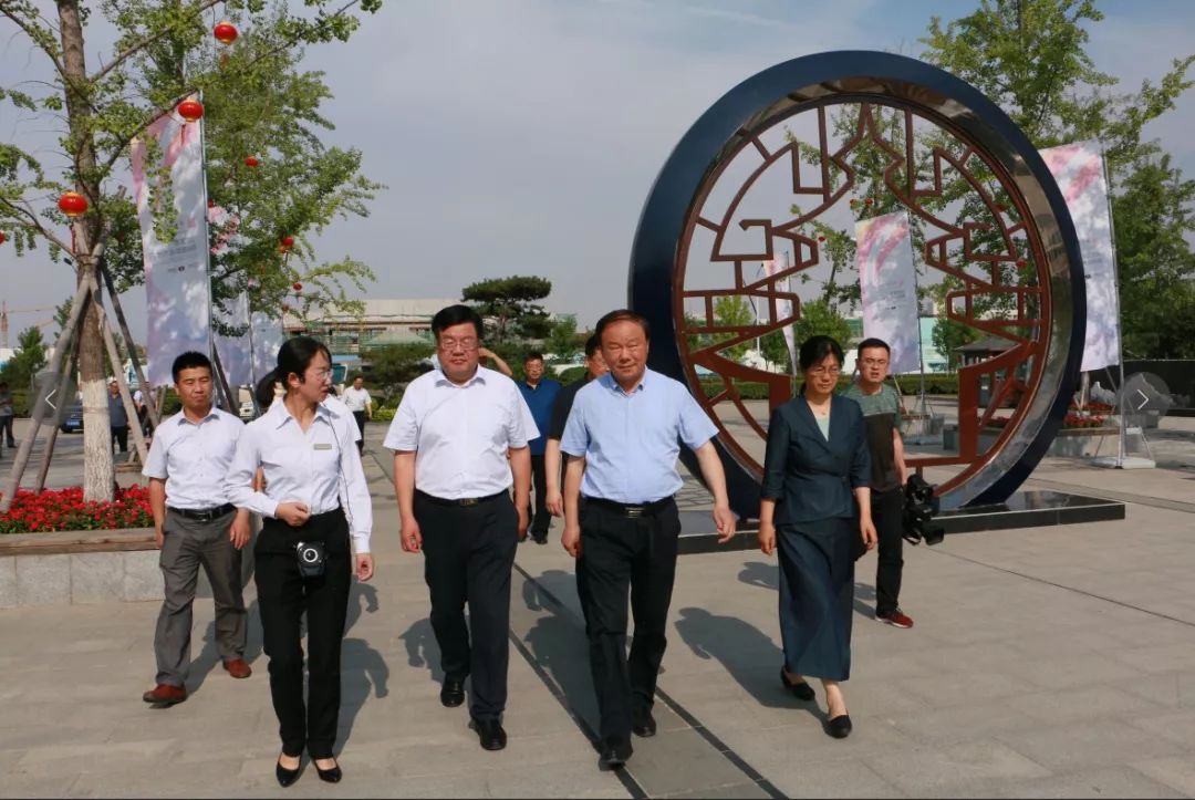 泰安市人大常委会副主任,宁阳县委书记刘学保陪同活动