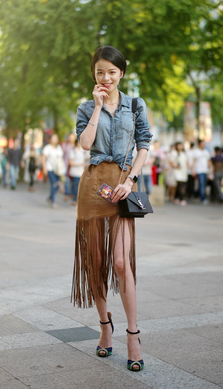 街拍:优雅大气的流苏裙,狂拽炫酷吊炸天