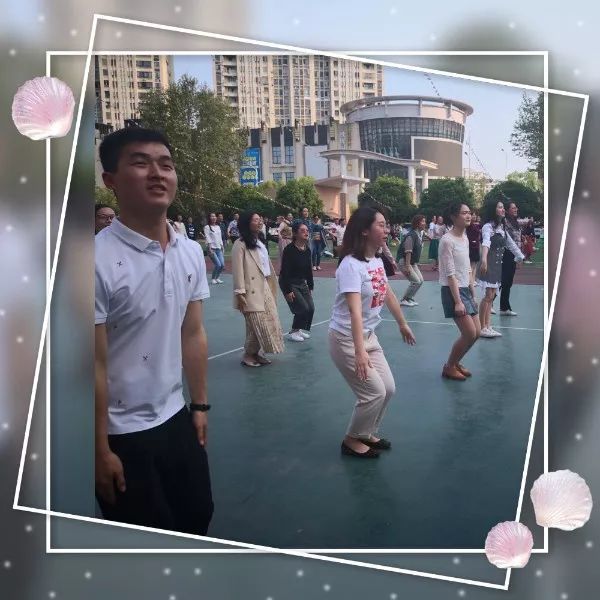 【创国卫】上饶市教育局直属小学工作简报(三十三)教师齐做工间操