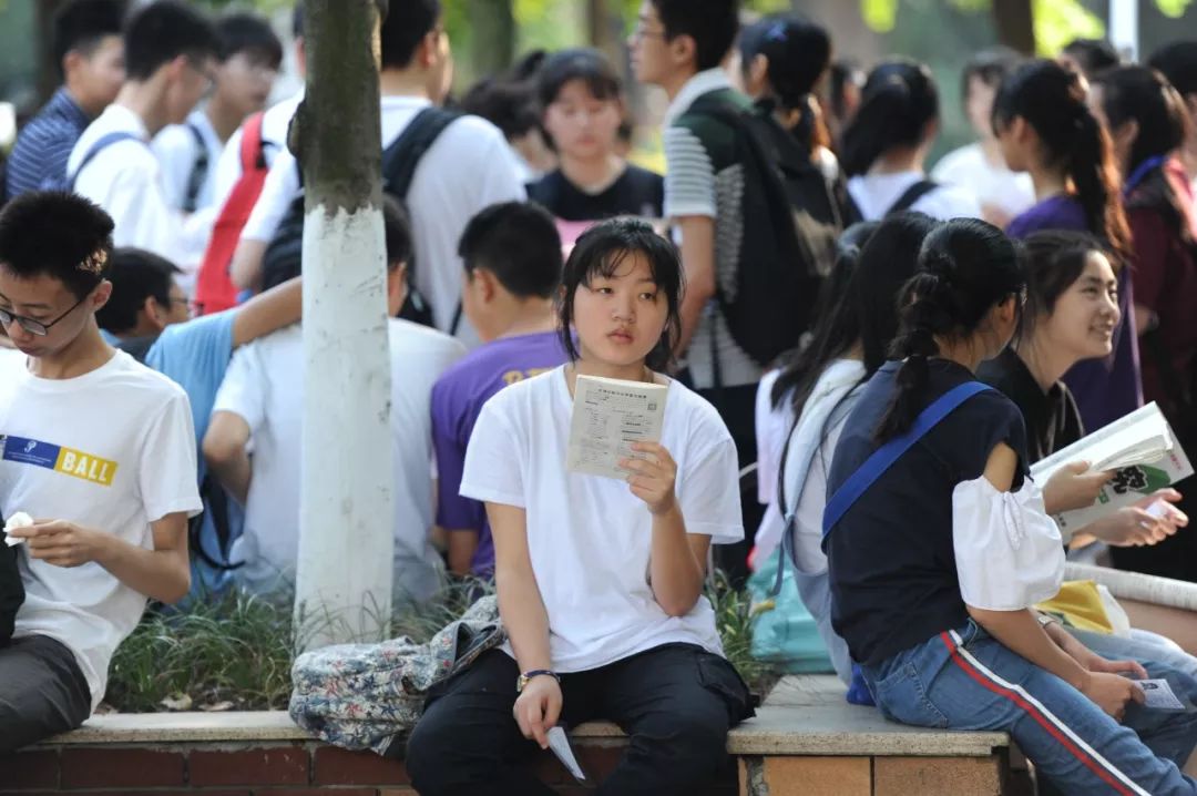成都市2019年高中阶段教育学校统一招生考试双流区棠外考点顺利开考