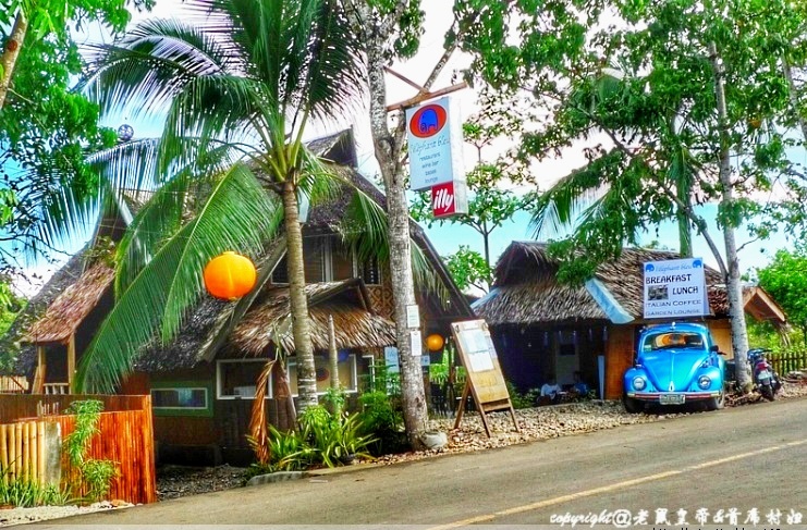 菲律宾：正面阿罗那碧海蓝天，背面盲人按摩师破草房
