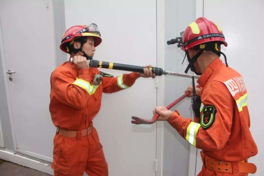 遂宁老人到公共厕所解手接下来意想不到的事情发生了