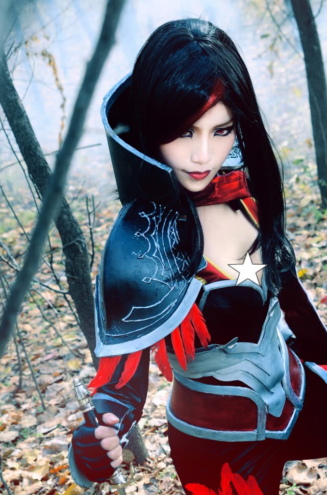 英雄联盟cosplay无双剑姬菲奥娜高冷美艳的御姐