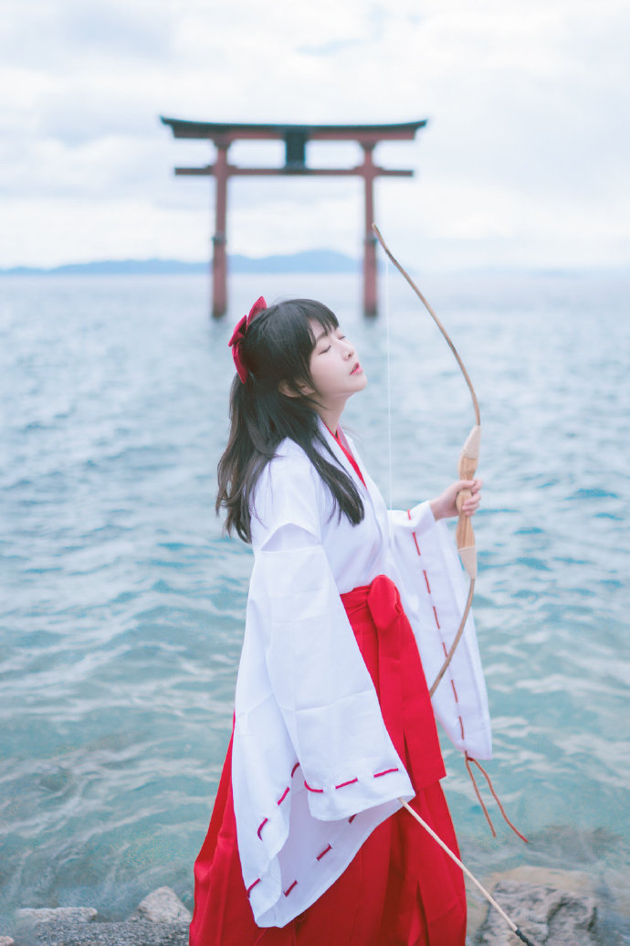 cos正片巫女cos琵琶湖白须神社