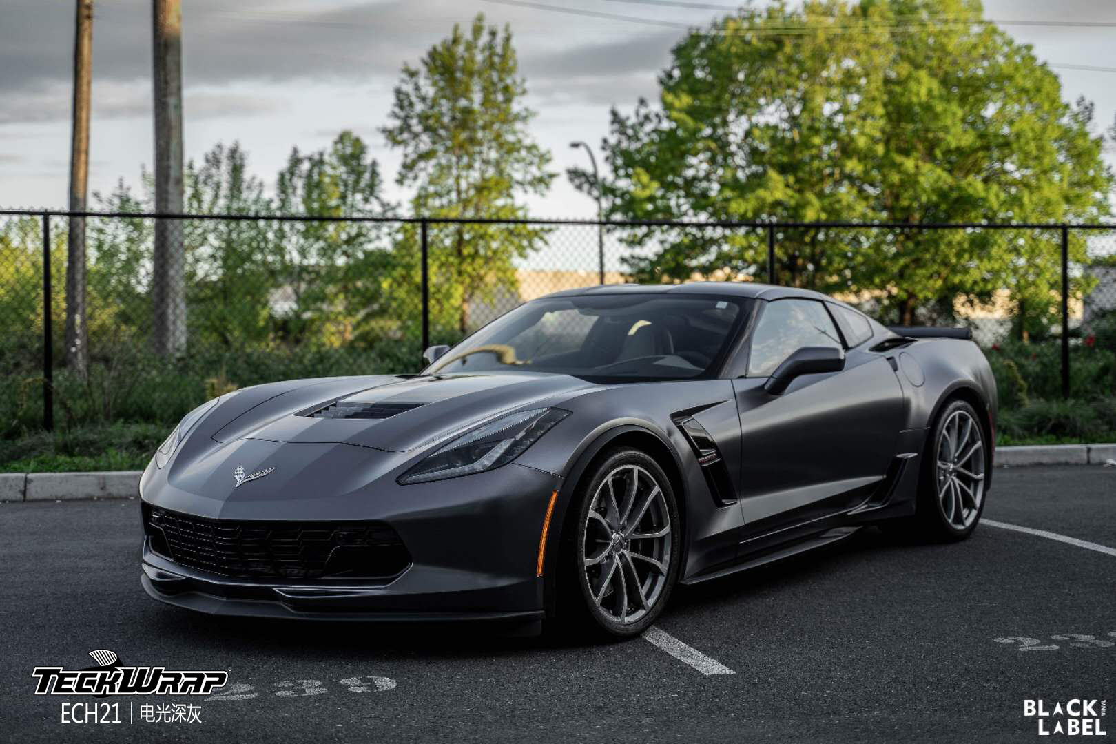 科尔维特汽车改色贴膜teckwrap美国秃鹰ech21电光深灰