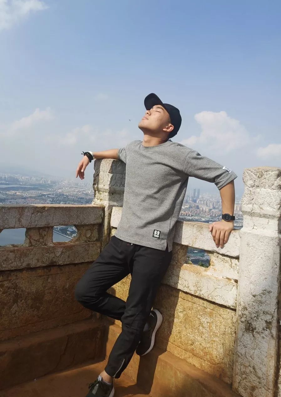 追梦人2018届毕业生张小鹏在成长中感受爱的温度