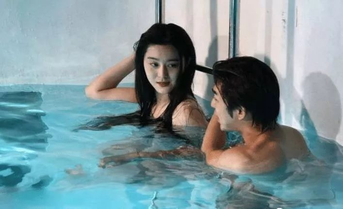 范冰冰早期比基尼照被曝光体态肥腻惹人心醉李成敏也甘拜下风