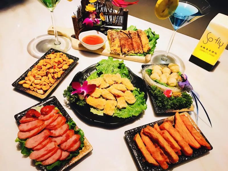 浪格音乐酒吧799元抢原价340元的酒水小吃套餐特色鸡尾酒各式小吃下班