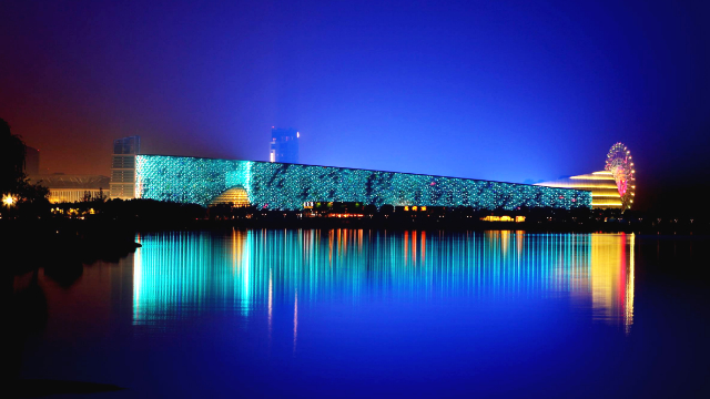 被称为苏州鸟巢的苏州文化艺术中心果然名不虚传