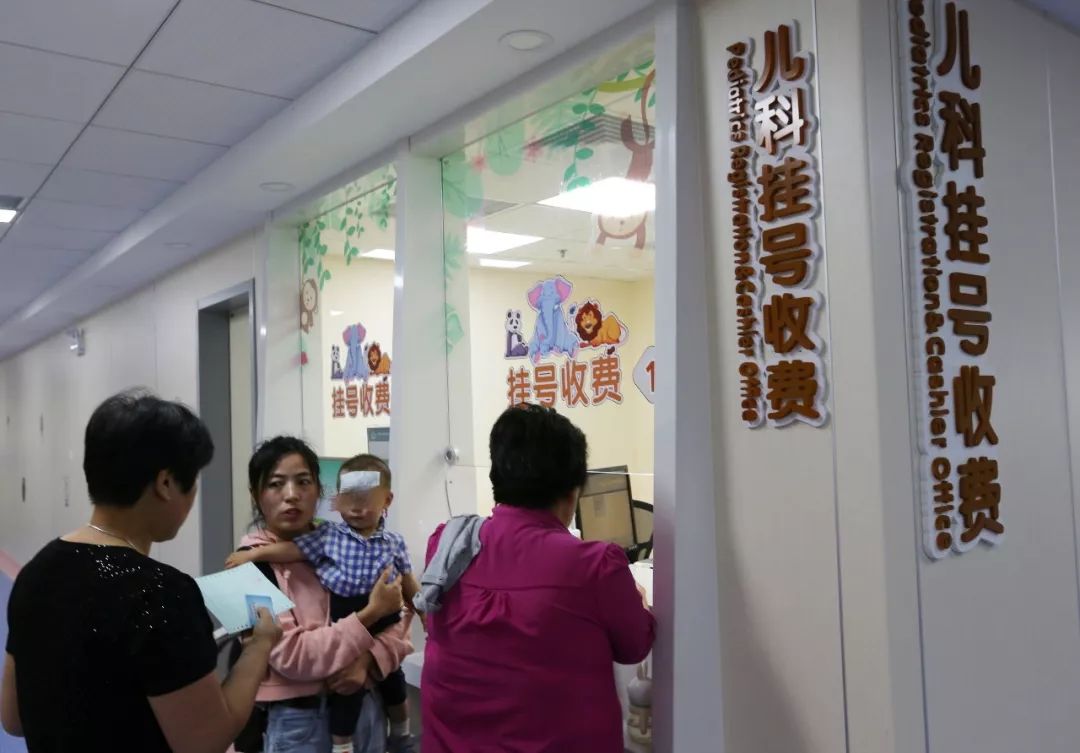 川沙人民医院建浦东第一个标准化示范儿科门急诊!