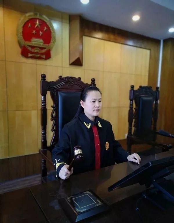 法官风采关信娜让每一次法槌敲下去都问心无愧