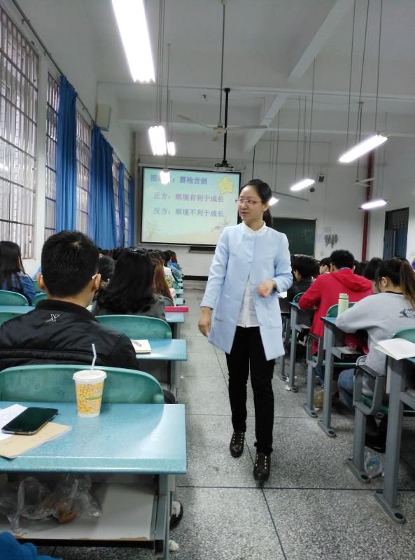 眉山苏祠中学优秀教师图片