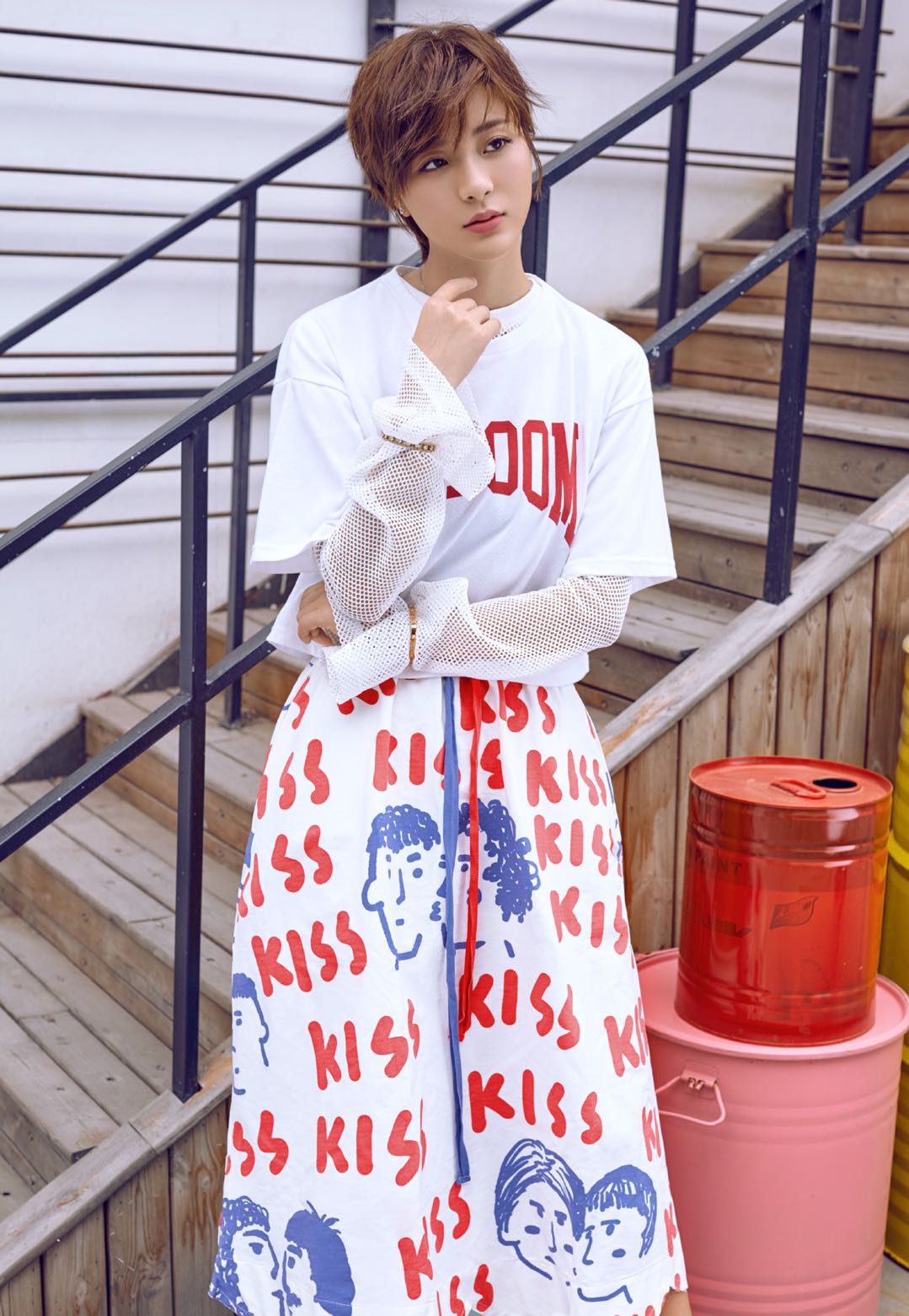 去年五月份被曝和小30岁的夏沫侨在香港逛街,而且陈嘉上也默认了恋情