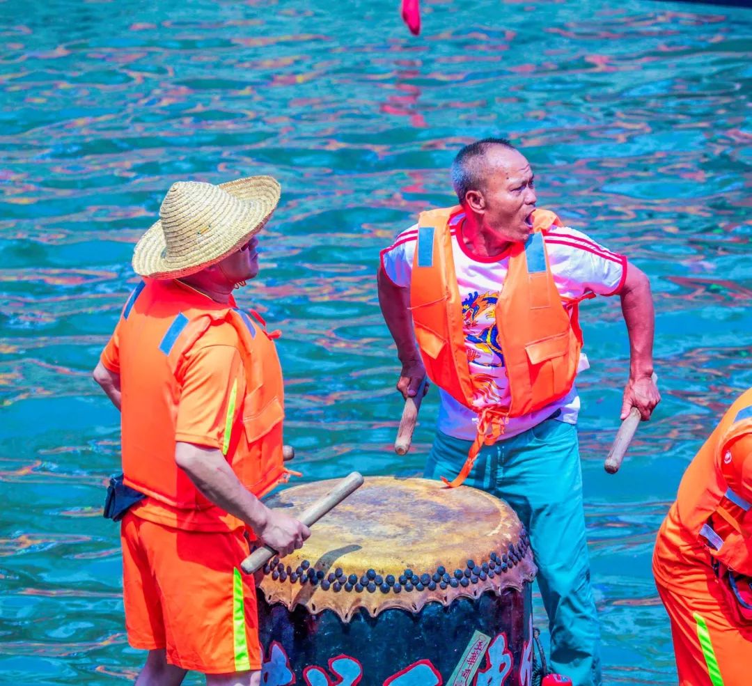 龙舟鼓手李穗江10唱龙舟梁洁红11蛟龙争霸王国辰12老表相见,以水相迎