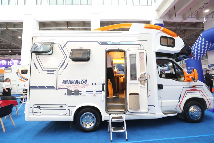 "星舰"正式起航,国际房车展会旌航新车发布现场,你值得拥有!