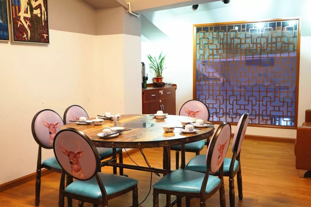 太鲜啦英德这里藏着个海鲜食堂三文鱼刺身才399元份