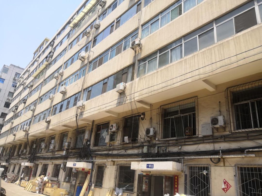 这种操作很棒阳泉这幢18年的8层老楼房装上了电梯多图