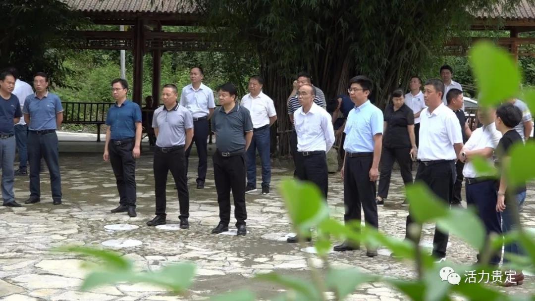 荔波县党政考察团赴贵定县考察交流脱贫攻坚工作_莫春