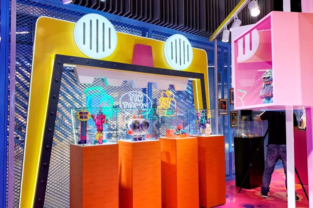 借玩潮无界国创潮流玩具展复盘开业半年的上海世茂广场