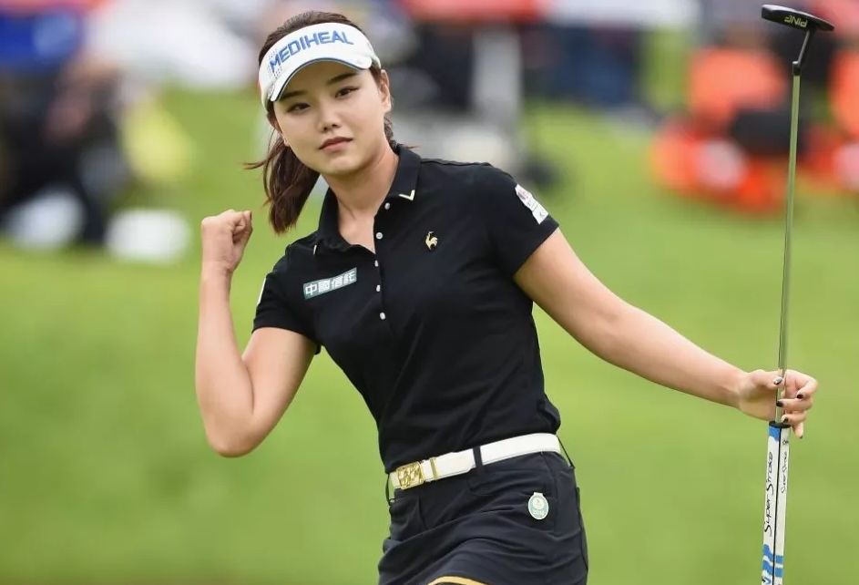 石昱婷 | 连创纪录的天才美少女,球技与颜值并存的"实力派偶像"