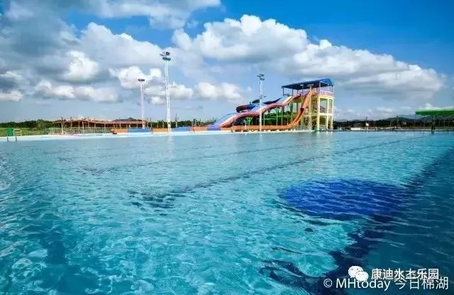 特惠门票疯狂抢4000㎡超大游泳池彩虹滑道互动水寨等你来嗨