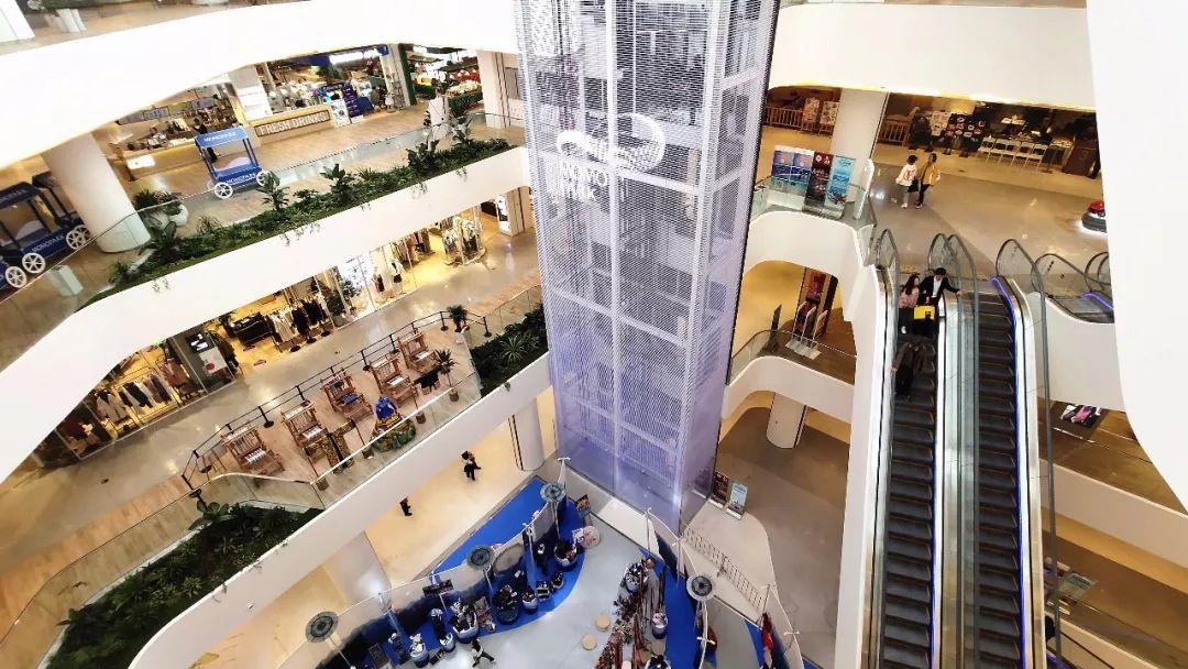 与其在赛格扎堆,不如到位于吉祥村十字的momopark,感受远离拥挤的美食