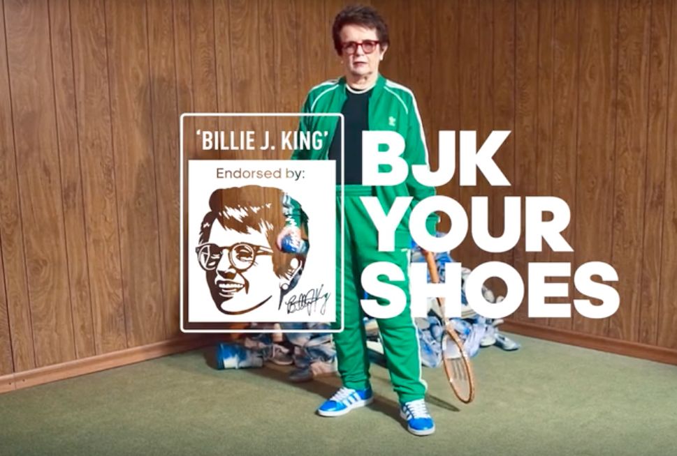 與此同時,阿迪達斯選擇了具有開拓性意義的billie jean king,並向她在