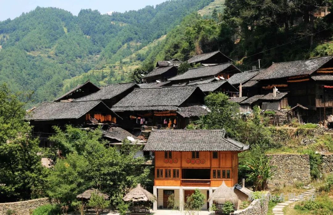 木房瓦顶,风景美得让人心醉丹寨卡拉村卡拉村是一个苗族聚居且远近