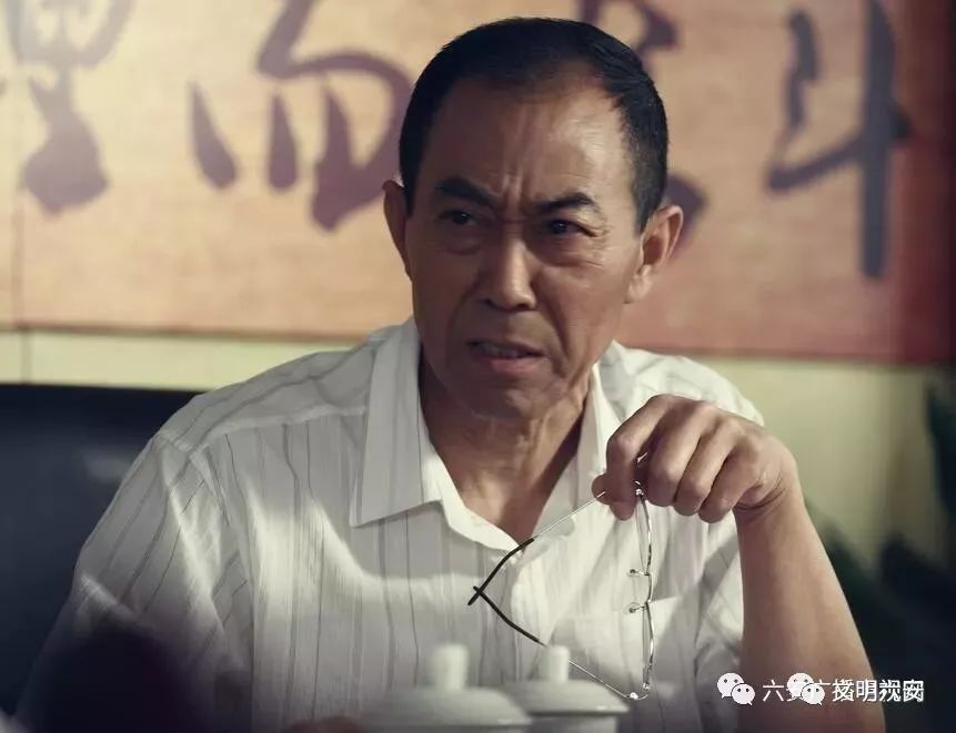 著名演员斯琴高娃再次联手儿子孙铁,上演扫黑除恶,反传销战线上的母子