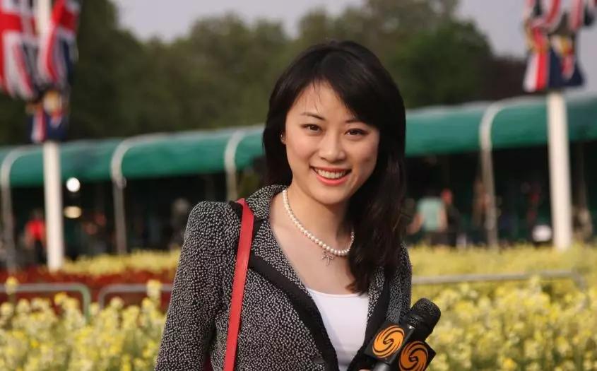 中国最美女主持 纯净如一泓清泉_傅晓田