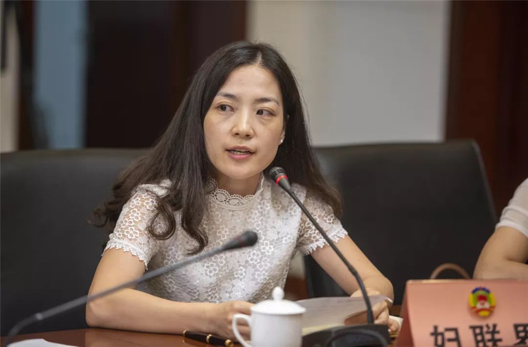 妇联界赵茜委员强化组织融合◆政协委员,群众代表发言及部门