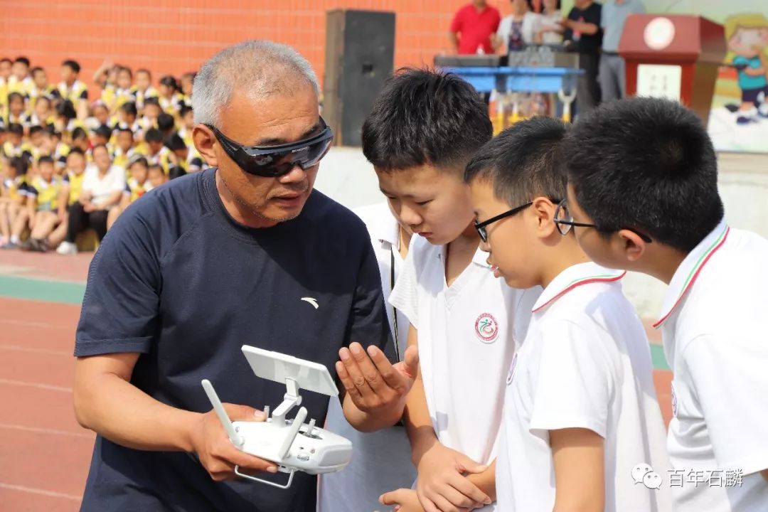 石麟头条石麟小学科普讲堂进校园童心点亮航天梦