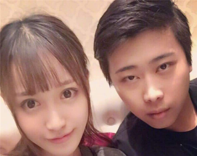 原创赵梦玥问卢本伟的真名给出三个选项最后一个让人脸红