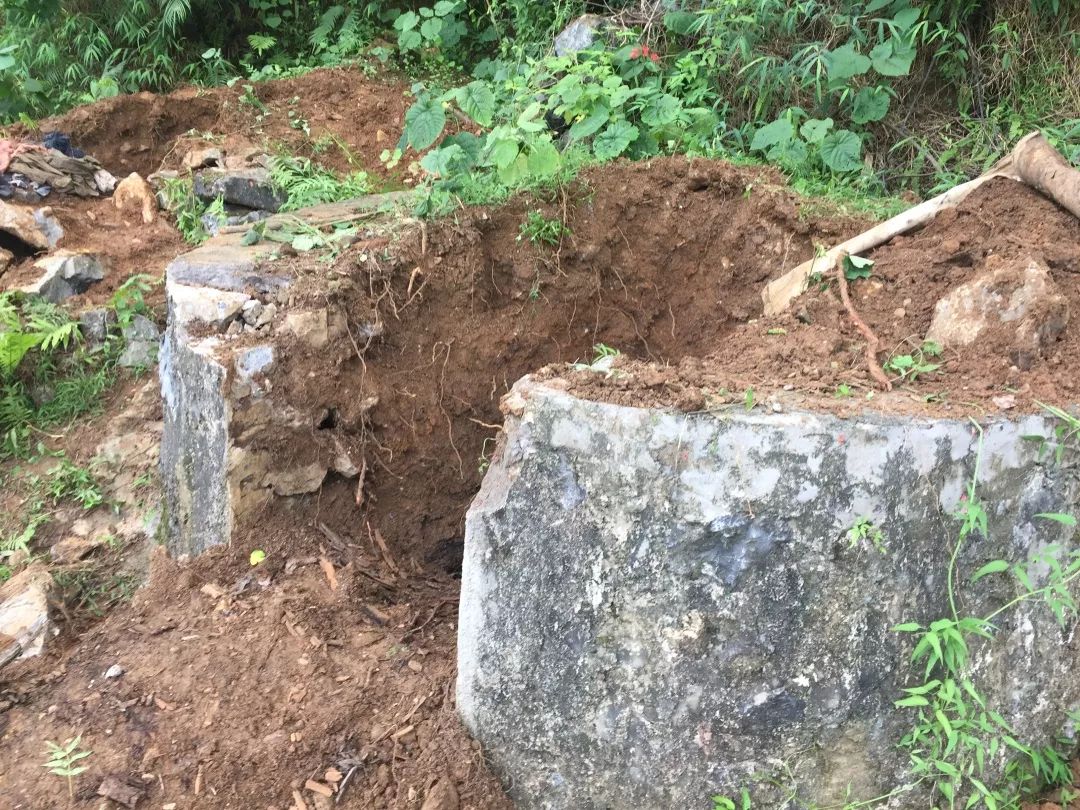 一夜之间桂林一社区十几座祖坟被挖究竟什么仇什么怨