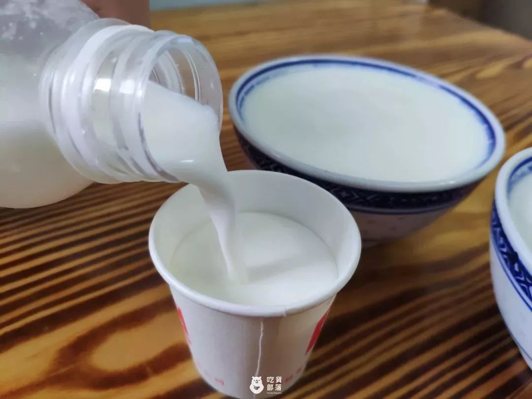 冰冻的水牛奶更能感受出它独特的清甜