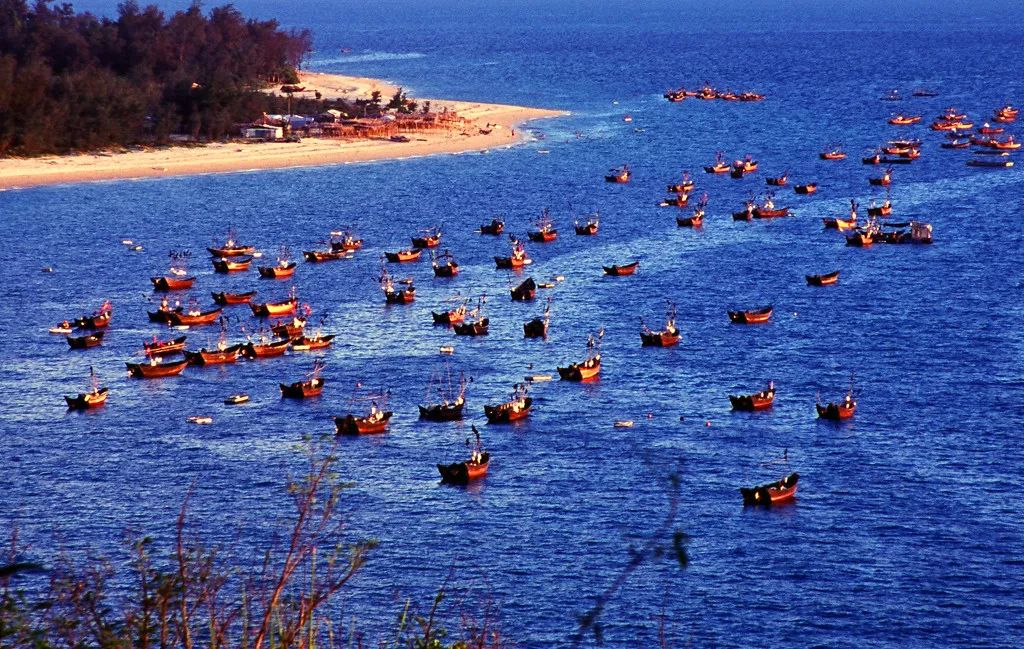 人民日报海外版聚焦北海疍家人水上吉普赛人结束海漂生活