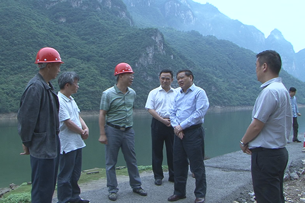 市人大常委会主任刘学甫到长阳开展人大工作调研