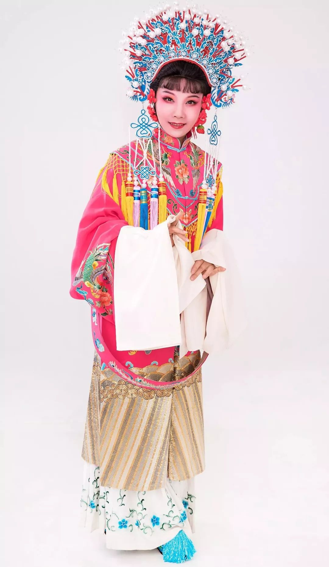 中国戏剧"梅花奖"获得者,国家一级演员,师承著名锡剧表演艺术家倪同芳