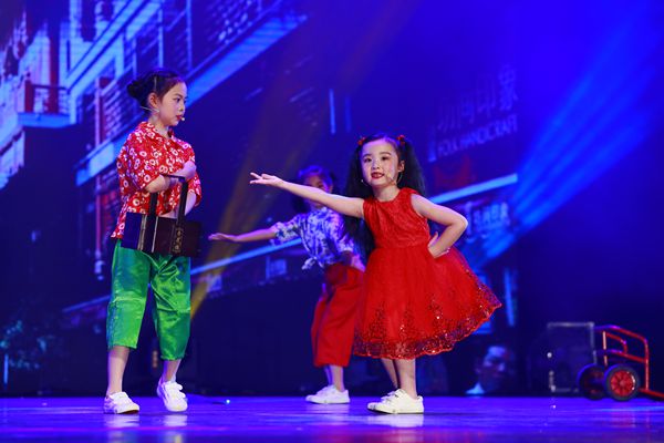 以文化人以美育人闵行区幼儿歌舞剧展演在城市剧院举行