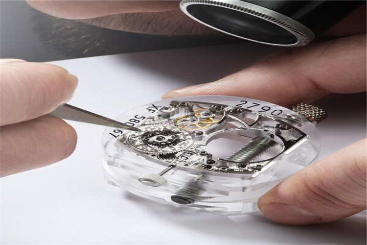 伯爵手表保养手表受潮去哪里维修比较好