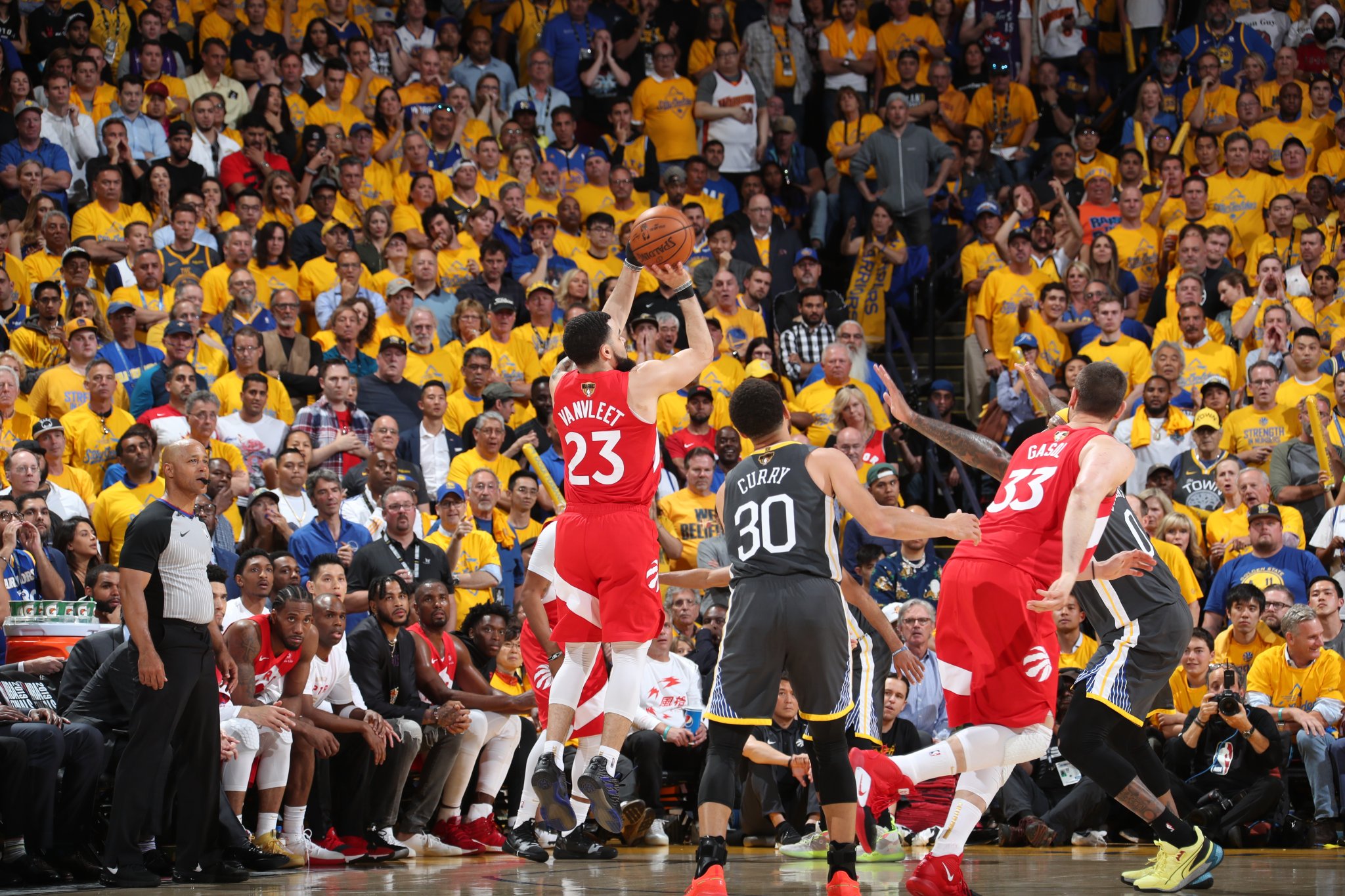 猛龙 VS 勇士 NBA比分预测：12月29日在线直播