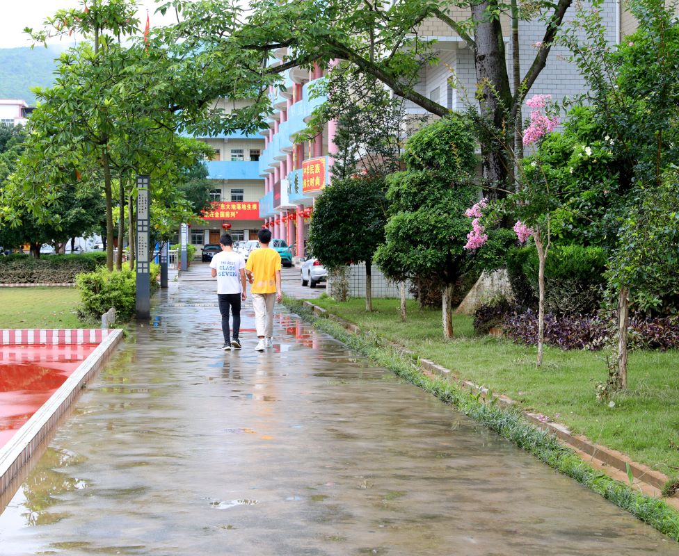 皇华中学1500名学生全部返校上课